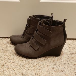 Dana Buchman grey suede wedge booties